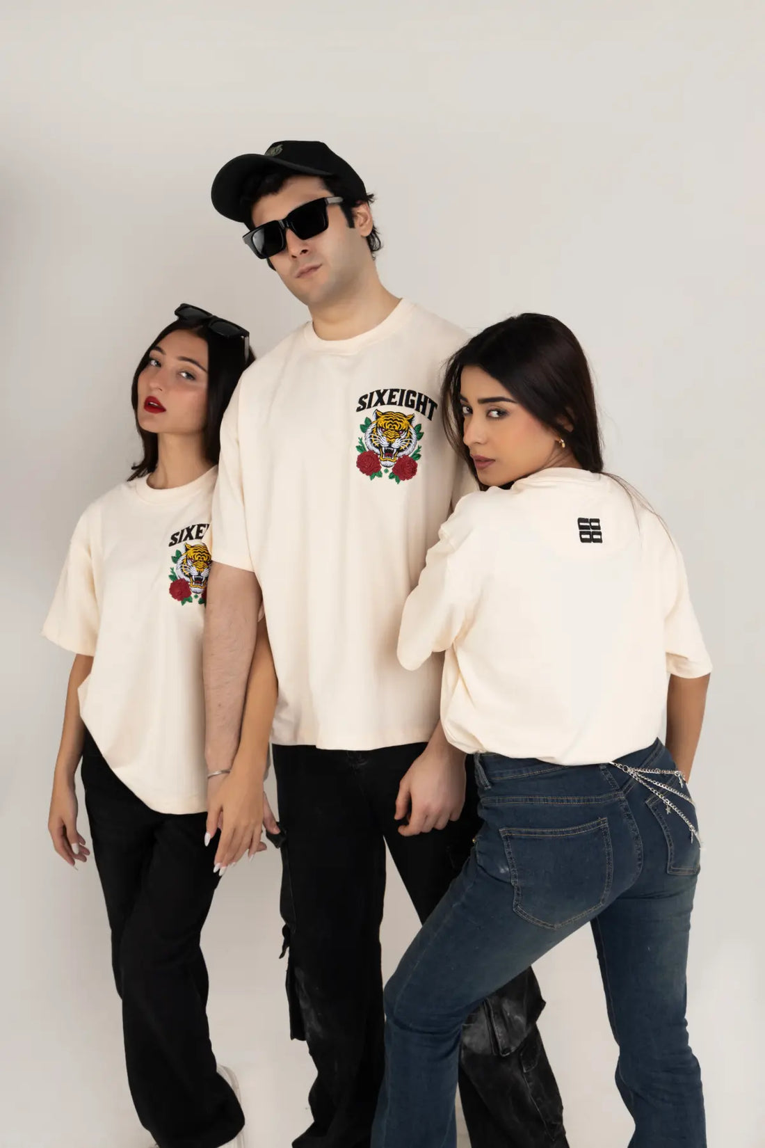 Roze Claw - Oversized Cream Unisex Embroidered T-Shirt