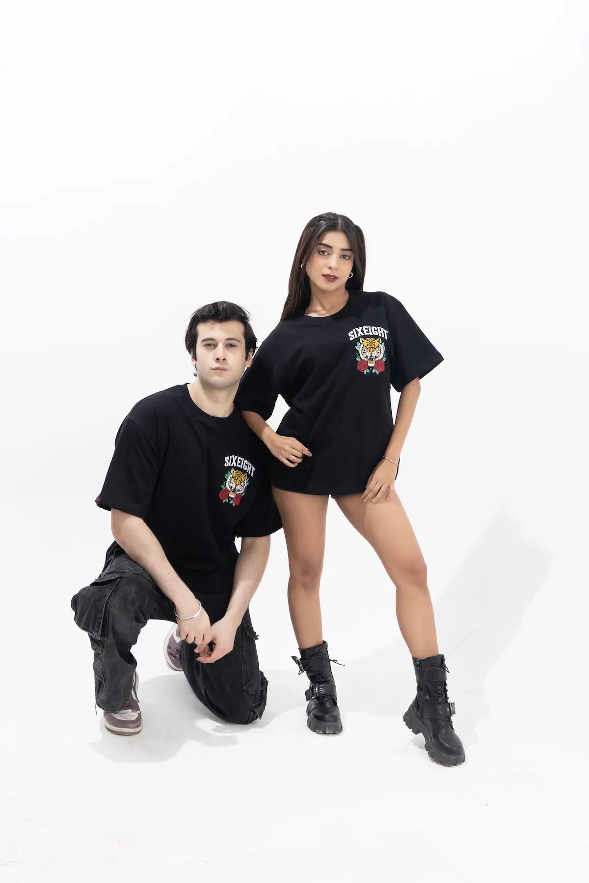 Roze Claw - Oversized Black Unisex Embroidered T-Shirt